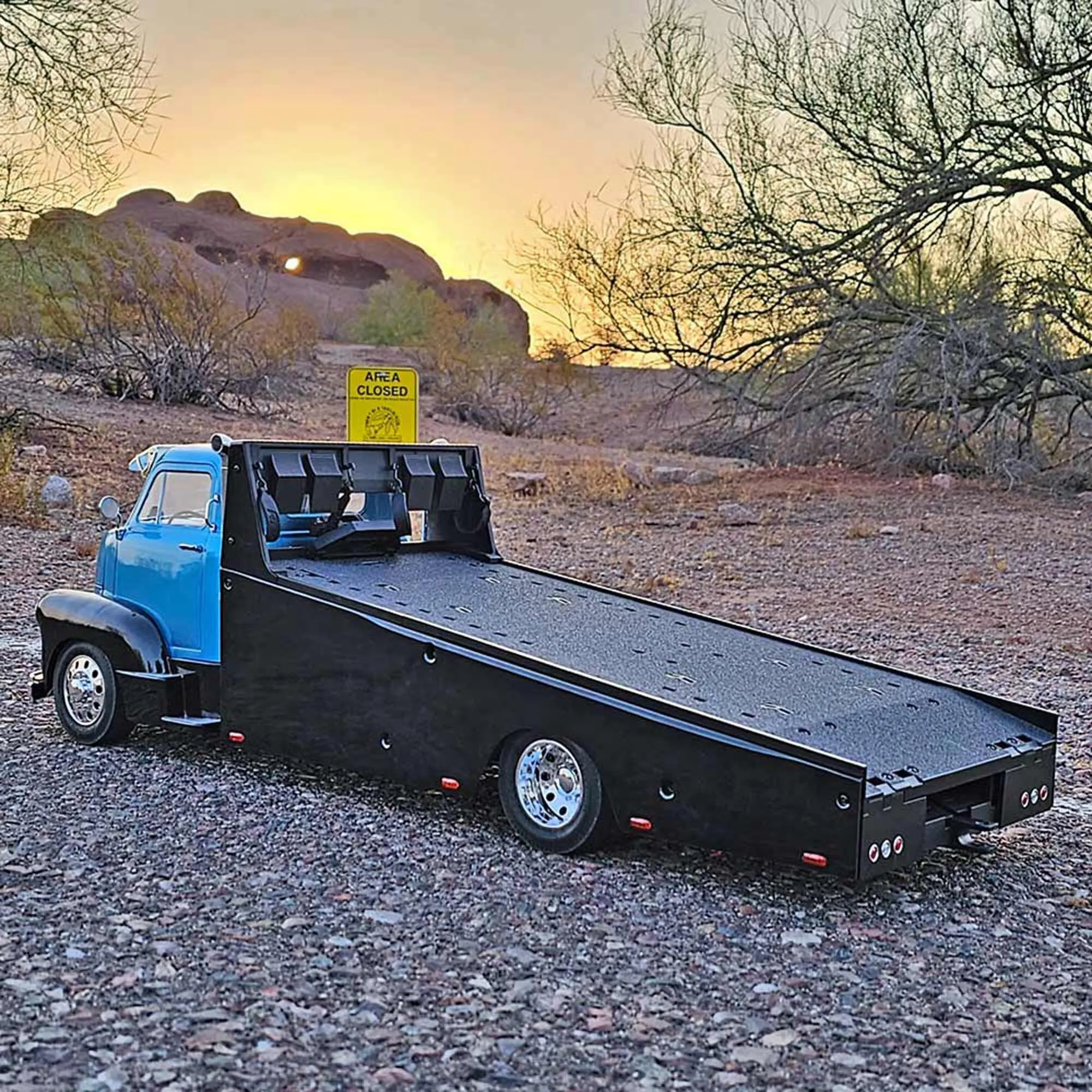 1/10 Redcat Custom Hauler - 1953 Chevrolet Cab Over Engine - Metallic Blue