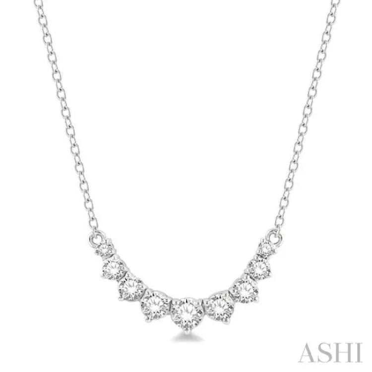 1/2 Ctw Graduated Diamond Smile Necklace in 14K White Gold