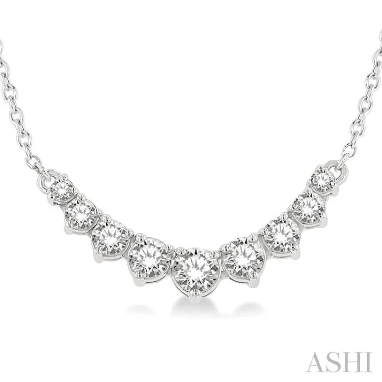 1/2 Ctw Graduated Diamond Smile Necklace in 14K White Gold