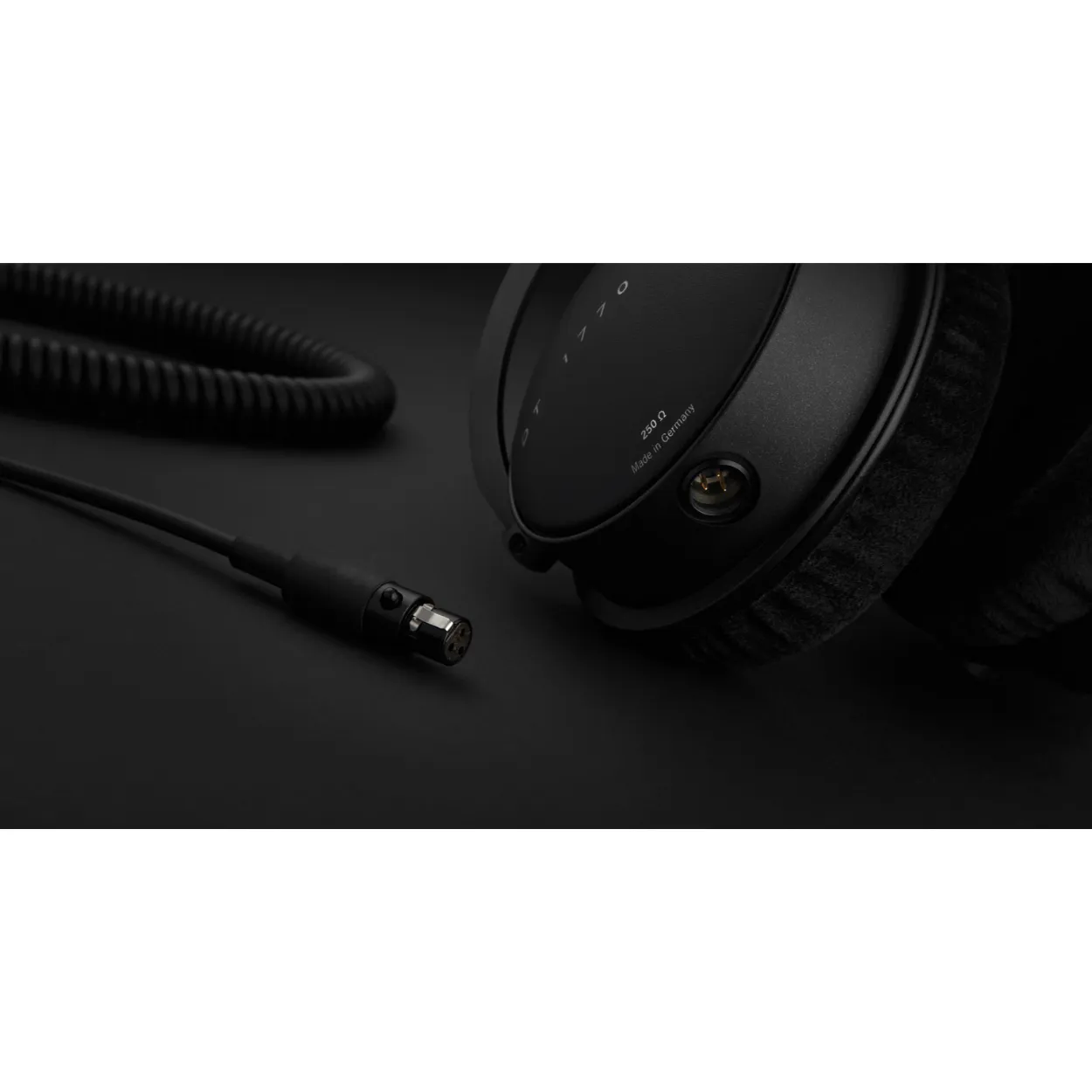 BEYERDYNAMIC DT1770 PRO 250 OHMS TESLA STUDIO REFERENCE HEADPHONE FOR MIXING MASTERING MONITORING CL